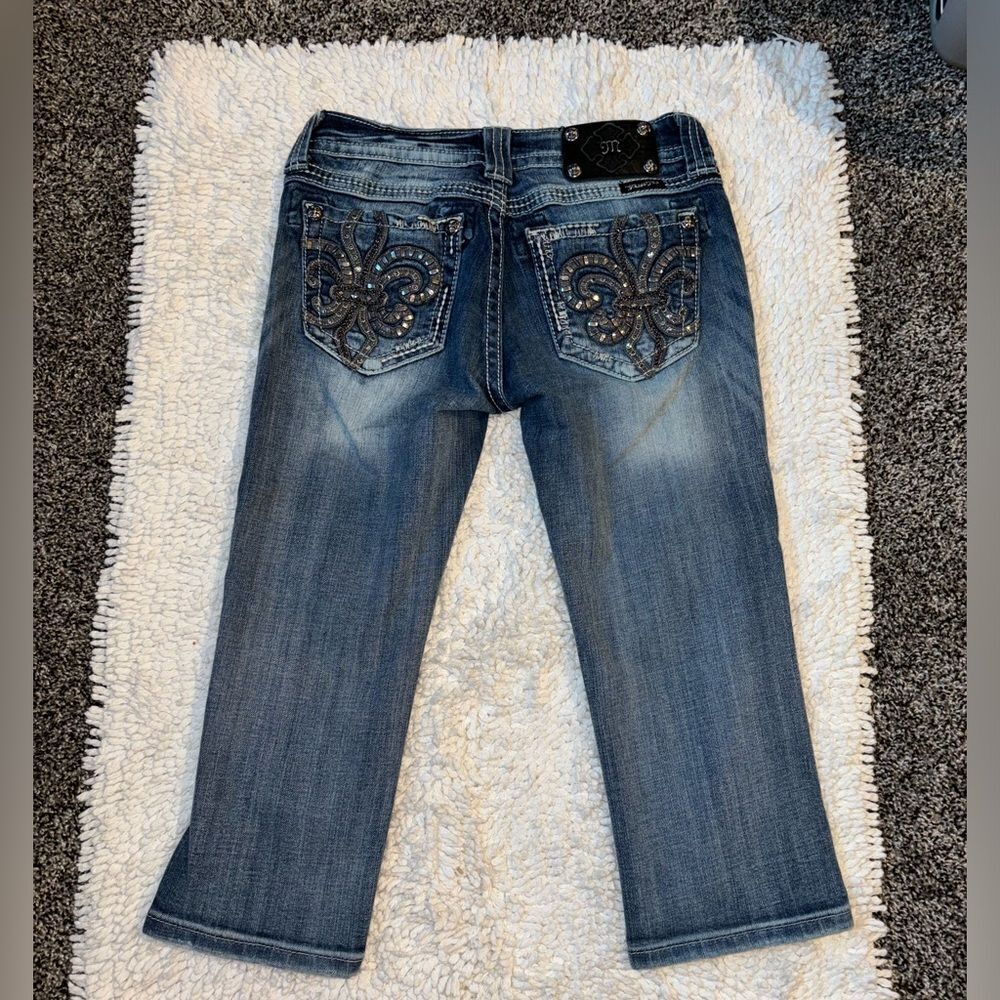 Miss Me Crop Style - Picture 2 of 3
